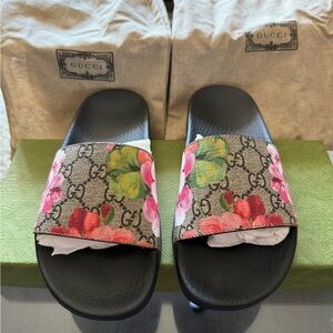 Gucci slides - authentic